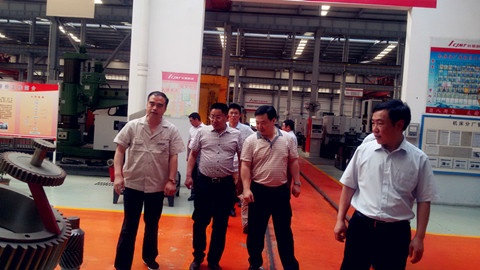 宜昌市市委副秘書長高杰一行蒞臨長機科技公司指導(dǎo)工作