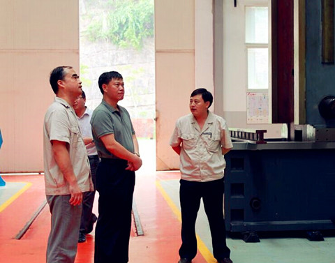 宜昌市市委常委、高新區(qū)黨工委書記莊光明同志蒞臨宜昌長機(jī)科技公司指導(dǎo)工作