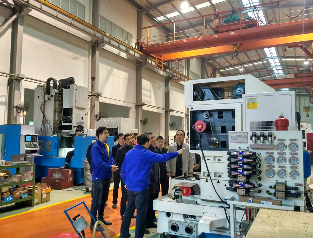 宜昌市副市長王應(yīng)華一行蒞臨我公司調(diào)研技改項目