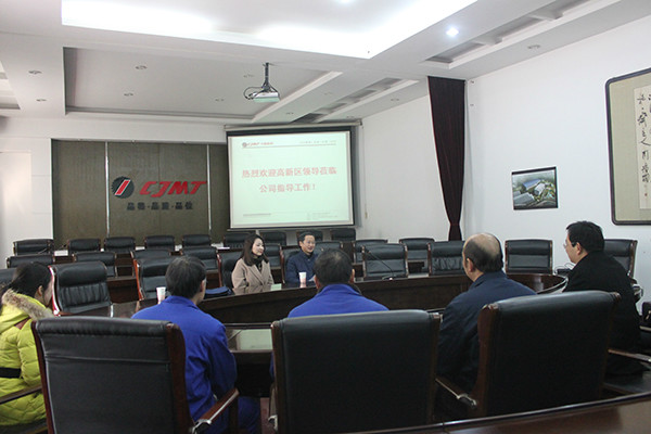 高新區(qū)工委委員、組織部部長劉顯成一行蒞臨我公司慰問勞模